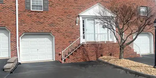 204 East Mountain View Road