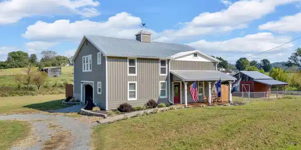 118 West Ellis Lane