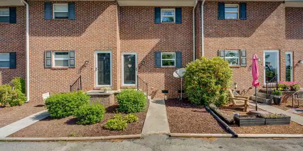 201 Ron Royce Drive