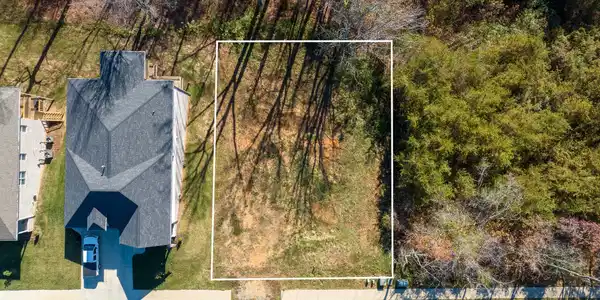 Lot 49 English Ivy Trail