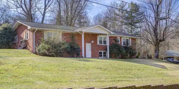 2104 Evergreen Drive