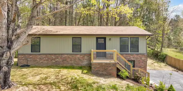 110 Patrick Henry Lane