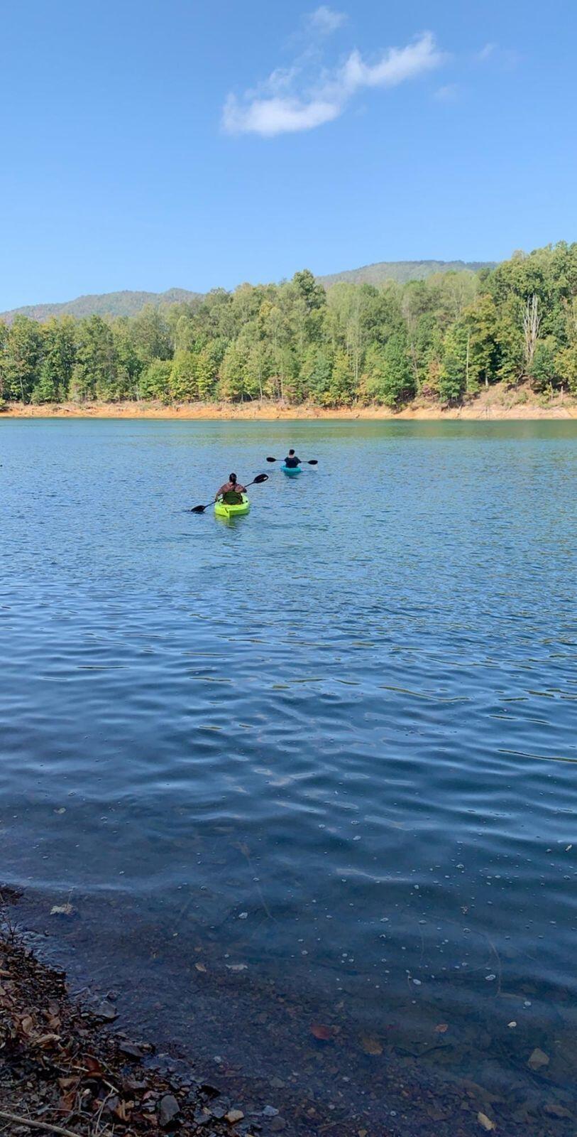 Image 4: covekyaking