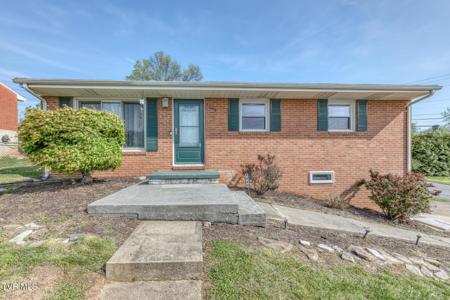 1069 Jessie Lane