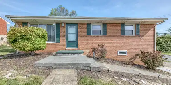 1069 Jessie Lane
