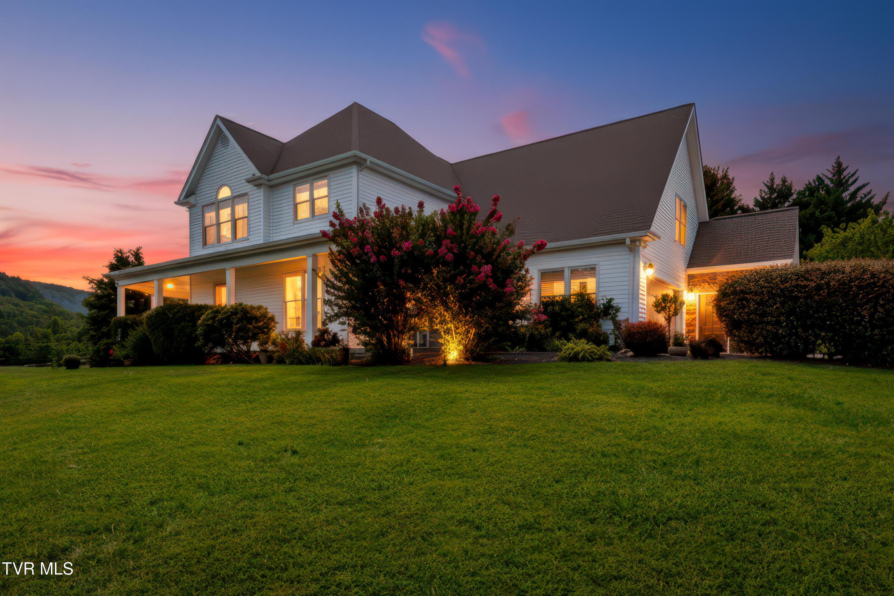 Image 1: 2294 Dry Creek Road (1 of 63)