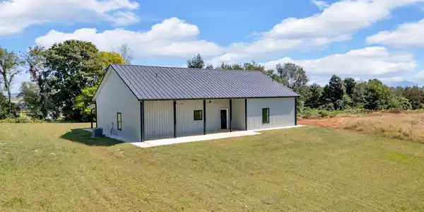 Image 4: 20-web-or-mls-DJI_20250910122943_0206_D