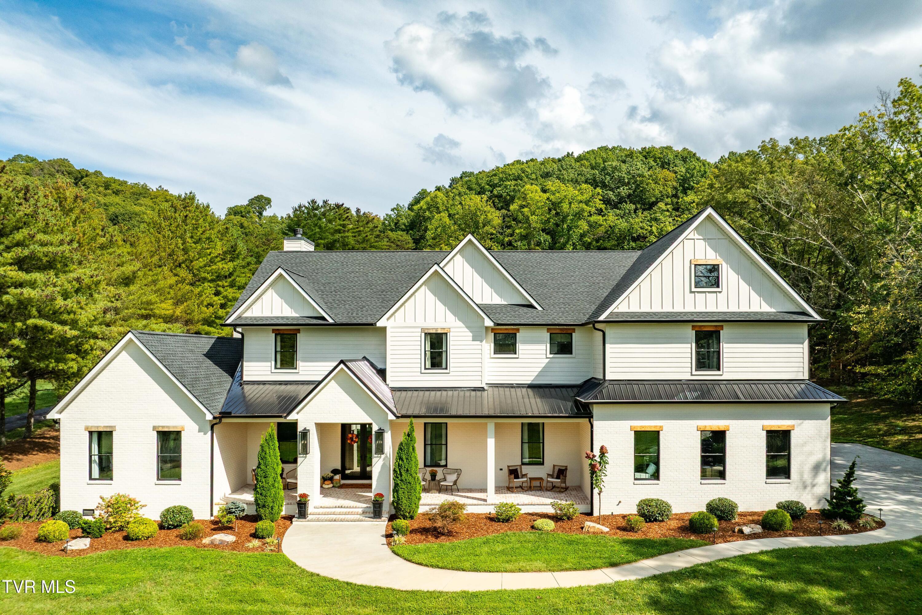 Image 1: 2333 Rock Springs Road (15 of 169)