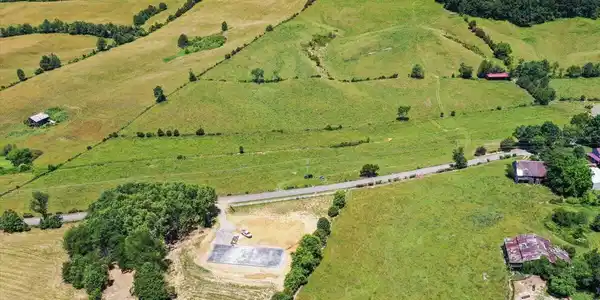 Image 2: 08-DJI_0139
