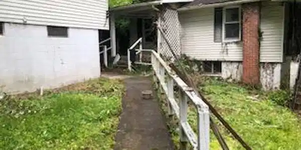2493 Dickenson Highway