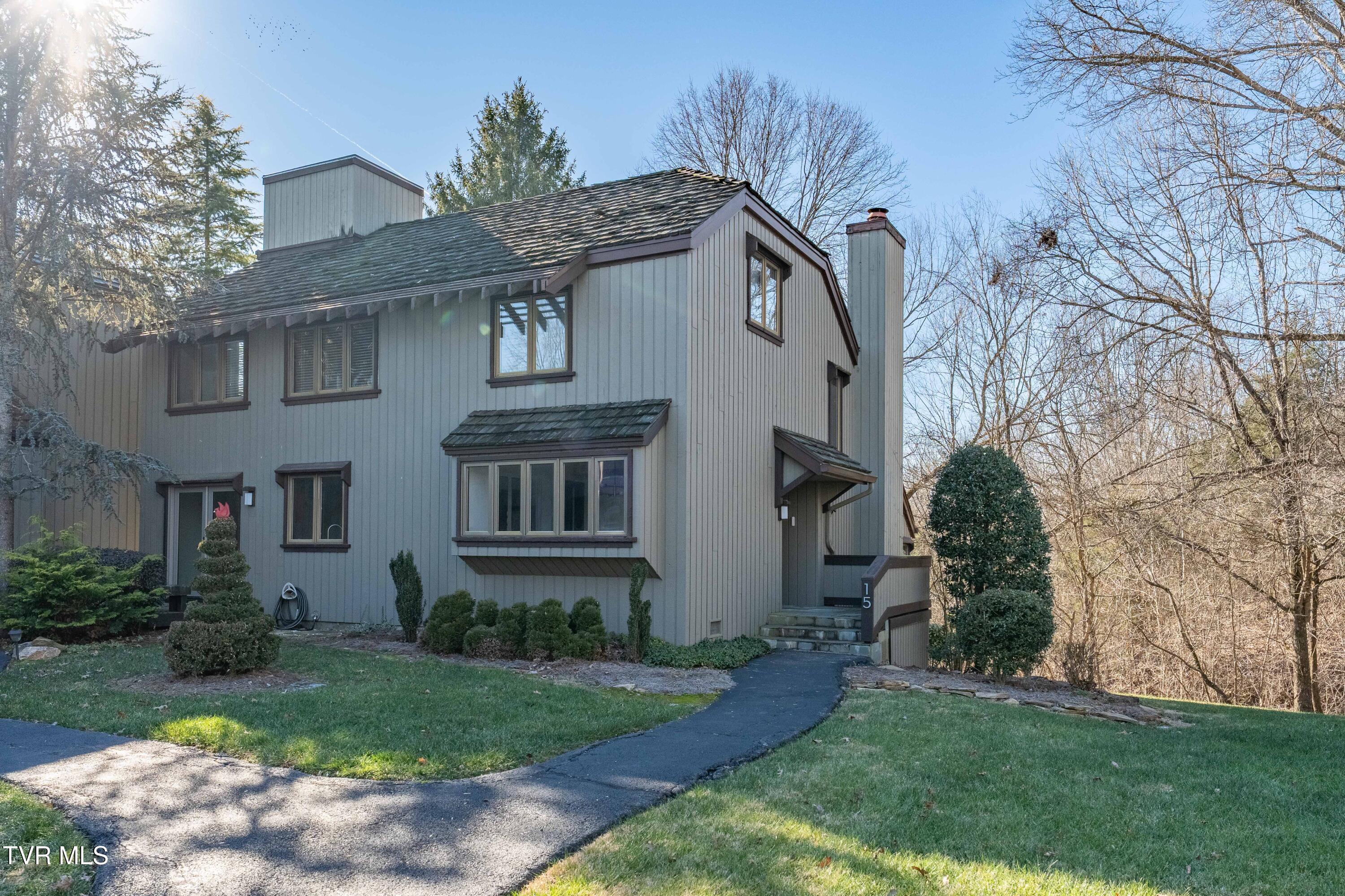 Image 1: 15 Crown Circle (1 of 67)