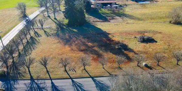 Image 2: 46-47 Aerial Frontal