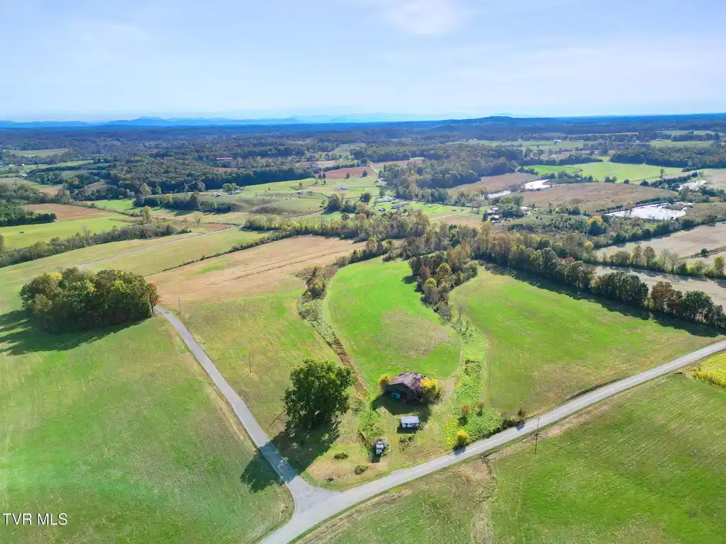 Image 1: 4-web-or-mls-DJI_0496