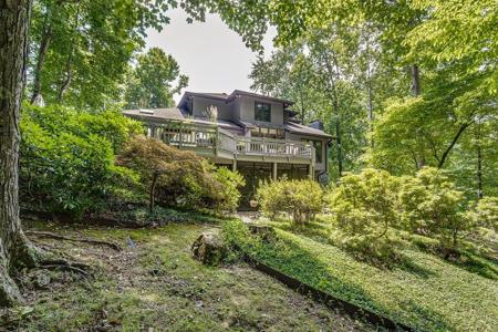 485 Woodway Drive