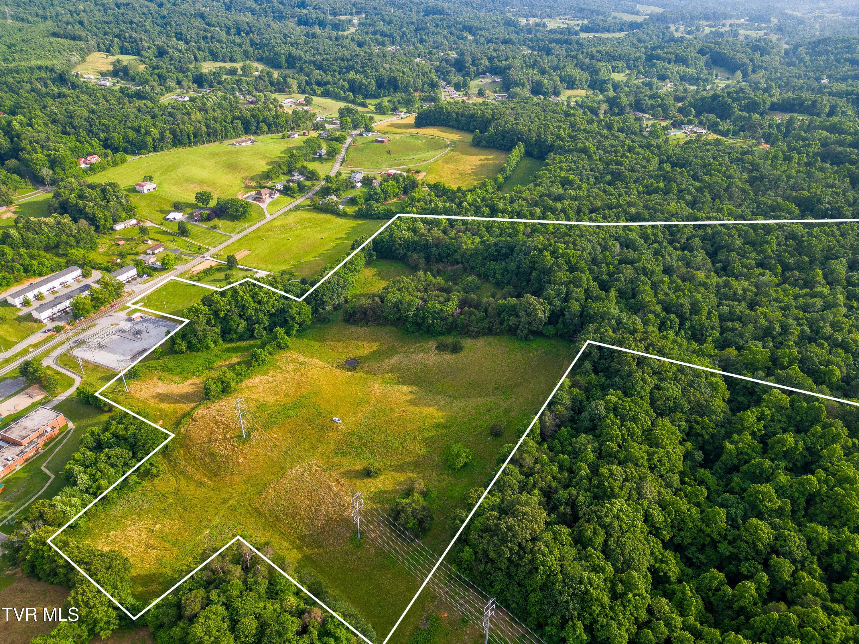 Image 2: Border facing Cherokee