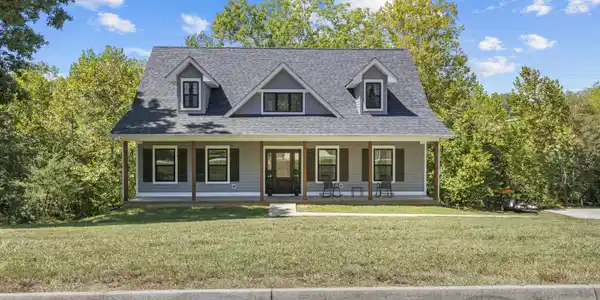 2021 Scenic Point Place