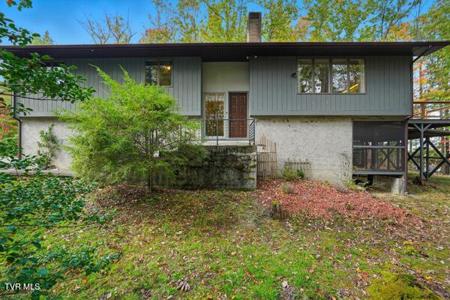 158 Straughan Avenue