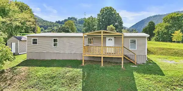 127 Yard Hill Road
