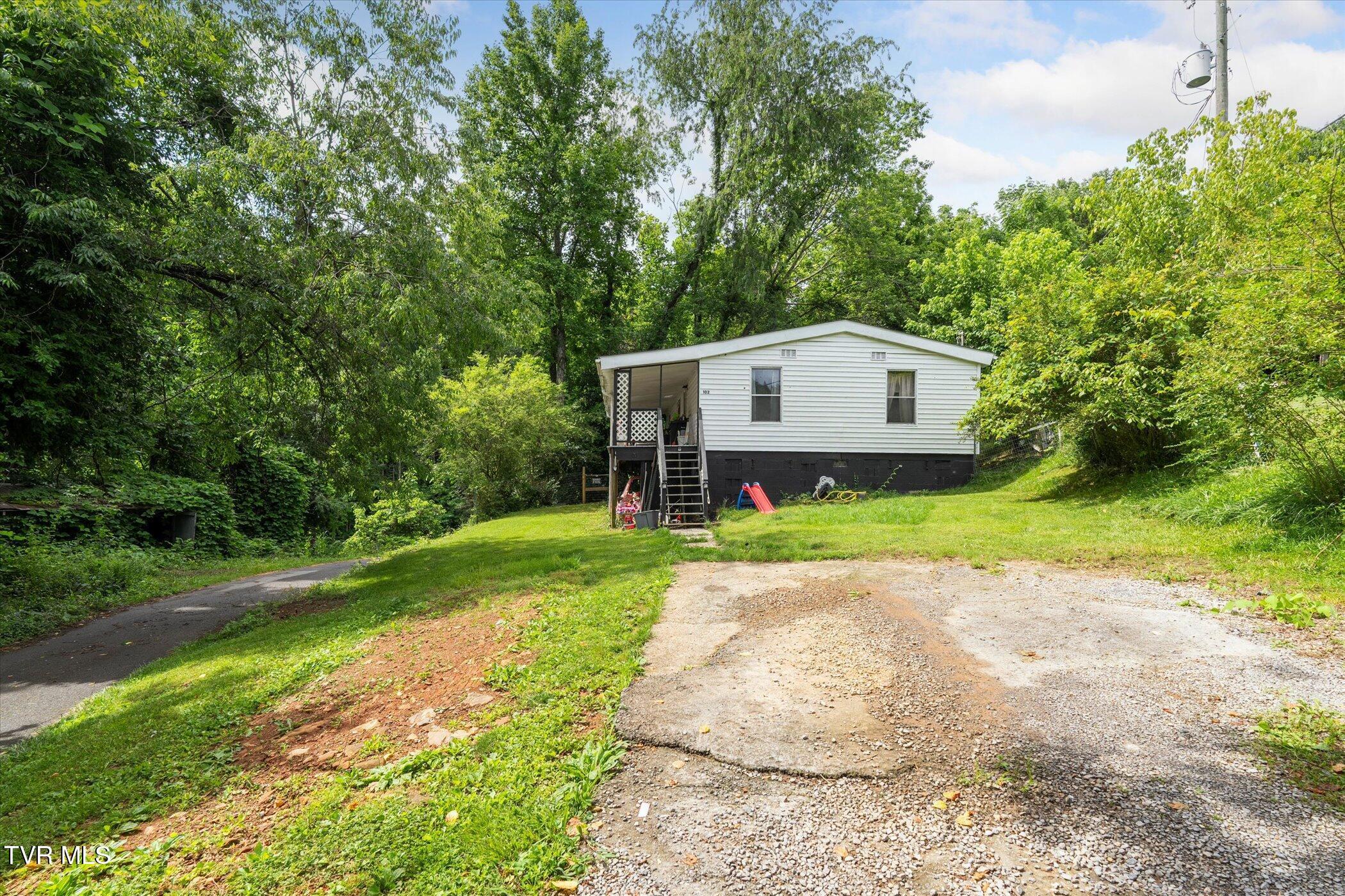 Image 4: 03-102-Tolley-Ln-Erwin-TN-37650-WindowSt