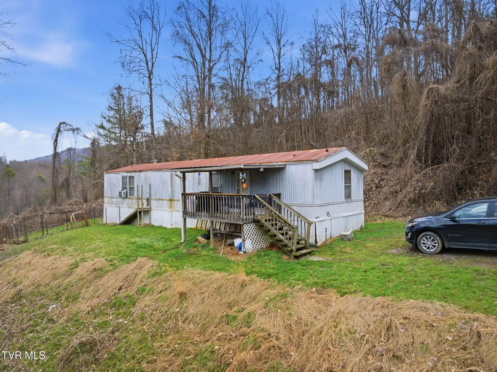 Image 1: 1-web-or-mls-001_JH 20260221-004