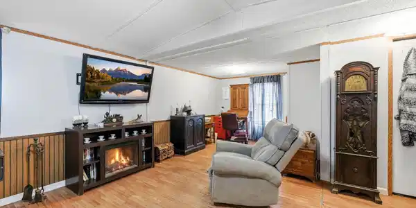 Image 2: 5-web-or-mls-020_JH 20260221-056_with_fi