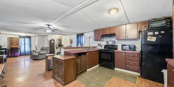 Image 4: 24-web-or-mls-023_JH 20260221-071