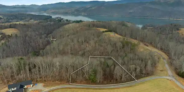 000 Mountain Laurel Lane Road