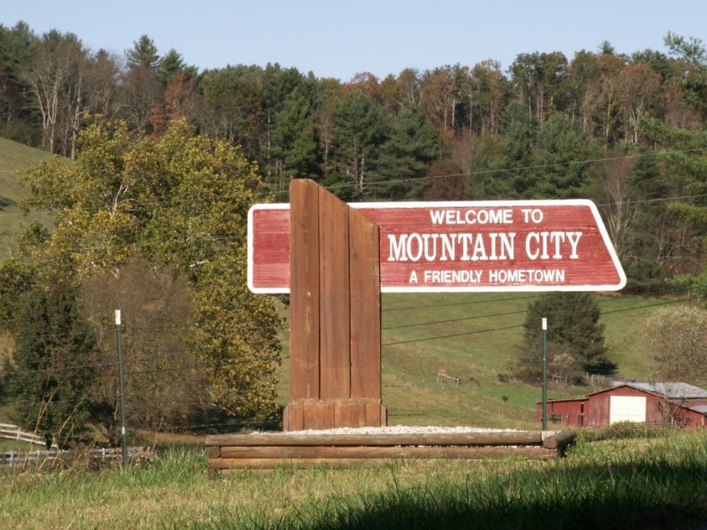Image 4: Great Friendly Hometown