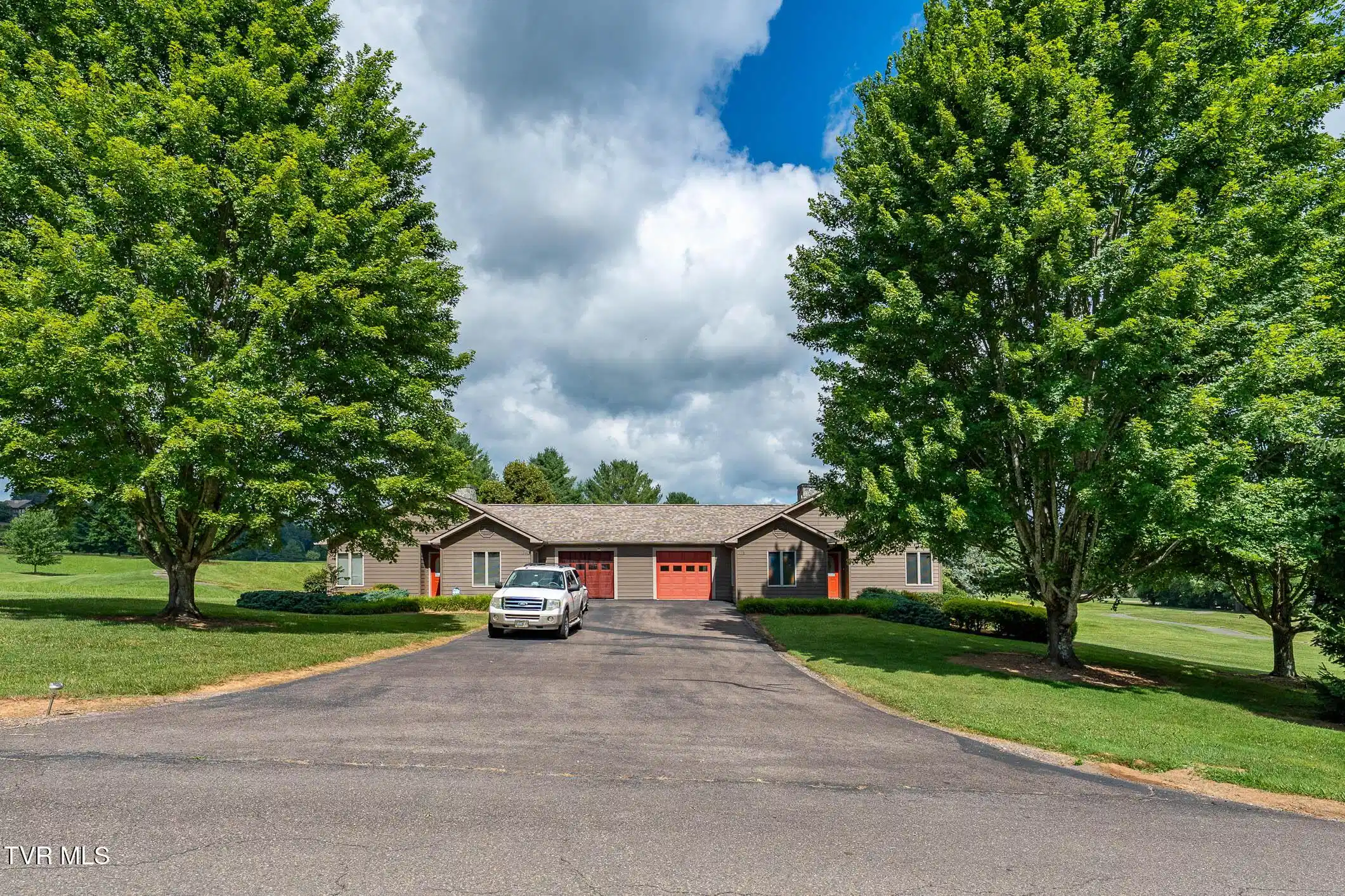 Image 1: 340 Red Tail Mountain Drive (22 of 91)