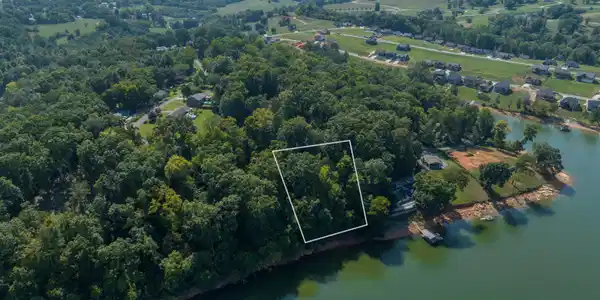 2061 Lakewood Drive
