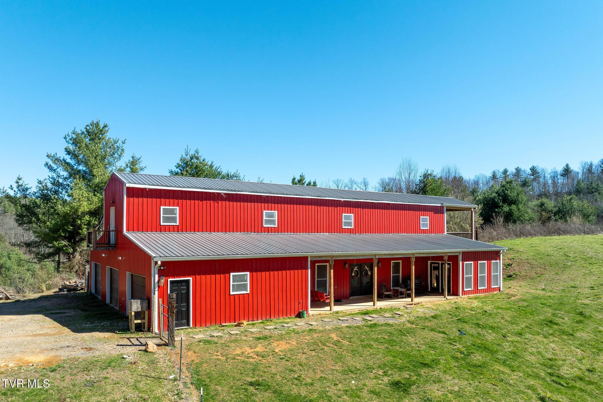 Image 4: 533 Robinson Hollow Lane (16 of 102)