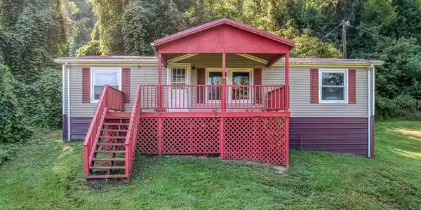 232 Robinson Avenue