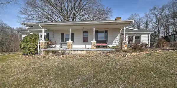 Image 3: 634 Cherokee Dr BJ-2