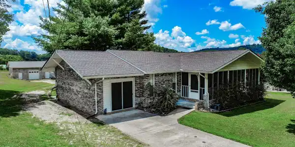 281 Ramblin Rd
