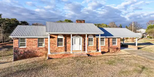 210 Sioux Trail