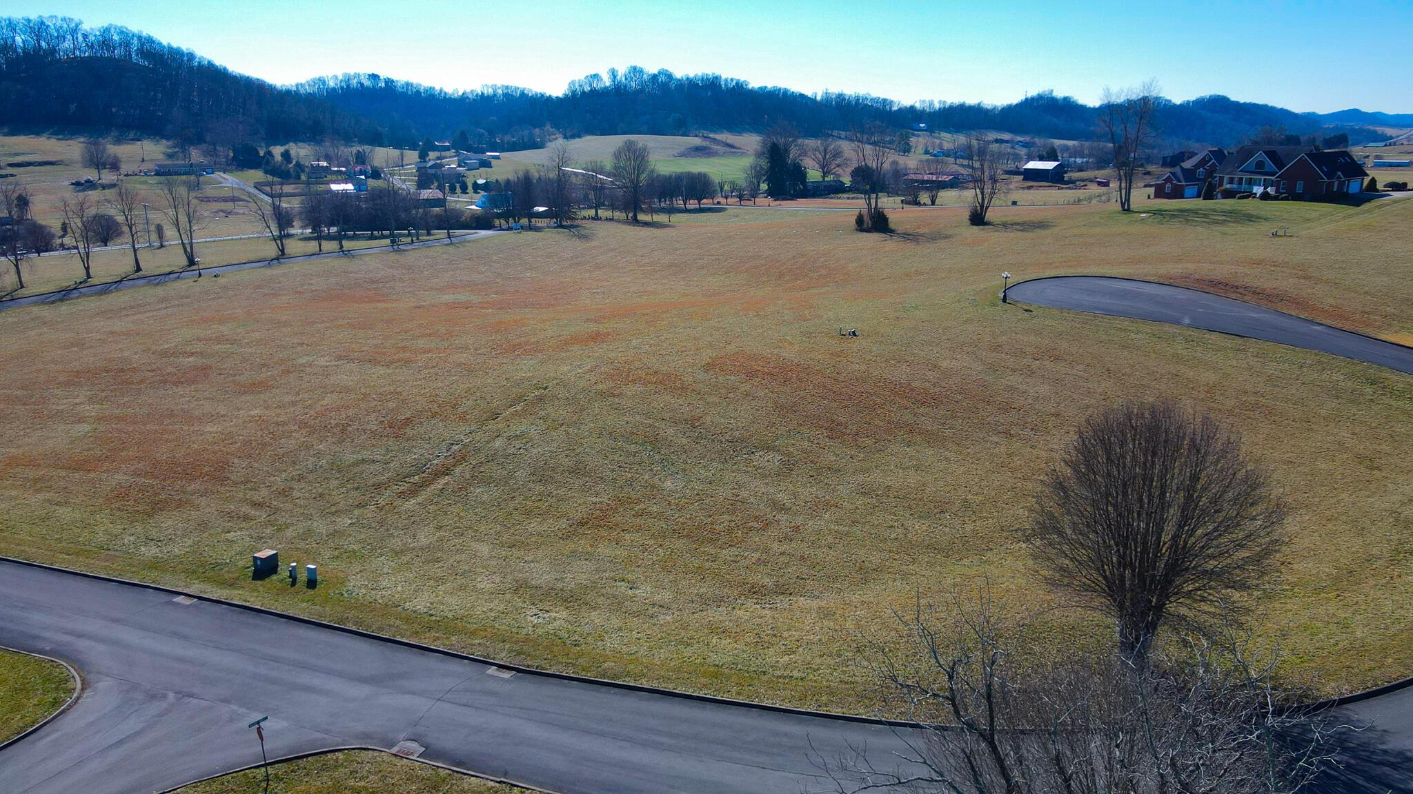Image 2: 61 Aerial Frontal