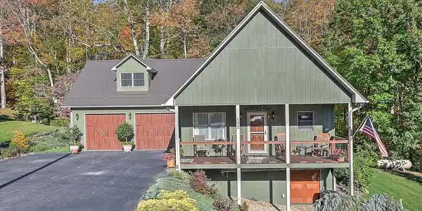 122 Orchard Meadows Lane