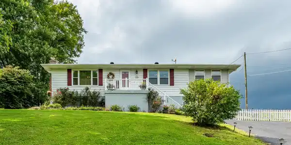 8589 Reedy Creek Road