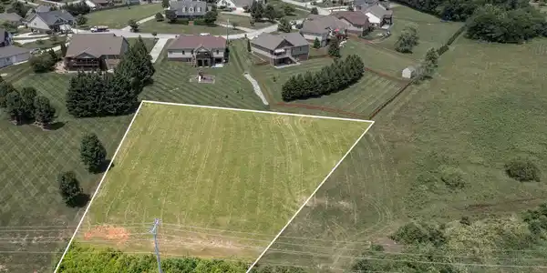 611 North Highway 81