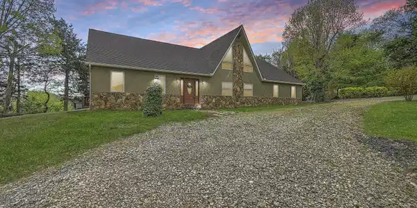 146 Jays Drive