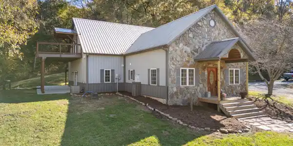 1370 Iron Bridge Road