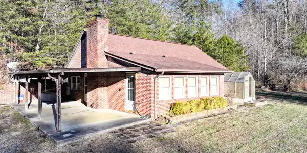 604 Sandy Valley Road