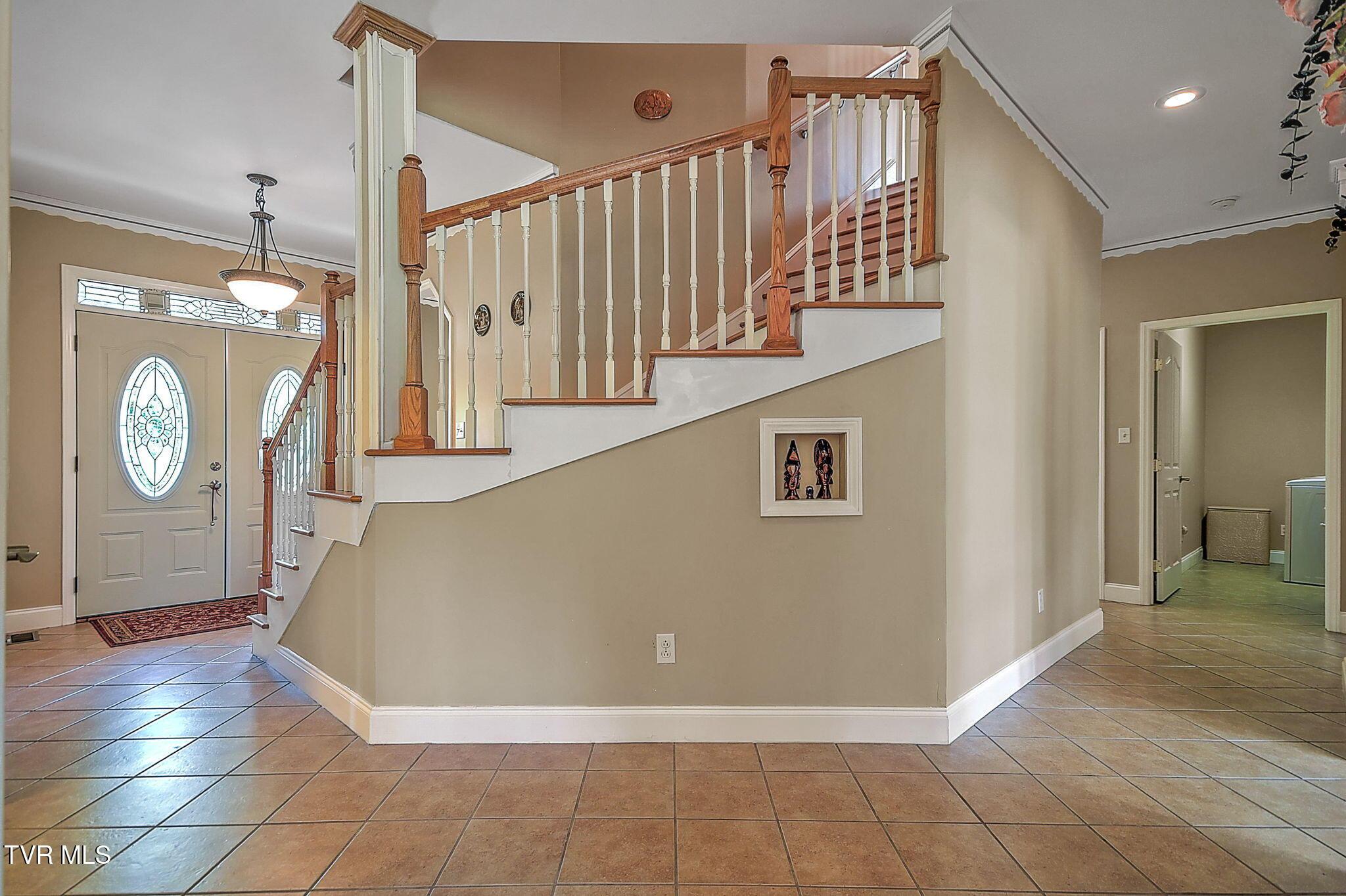 Image 2: 6-web-or-mls-23047 Lone Eagle KK-6