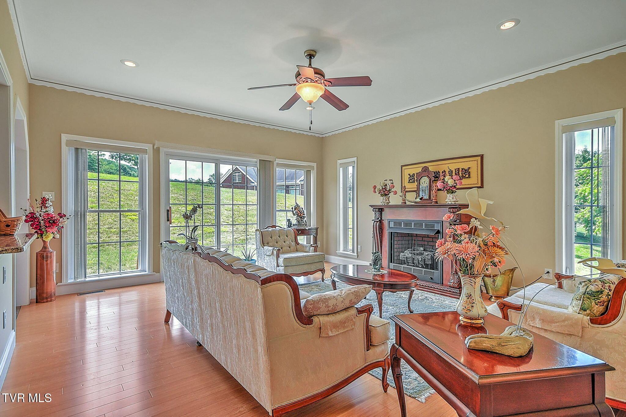 Image 3: 7-web-or-mls-23047 Lone Eagle KK-13