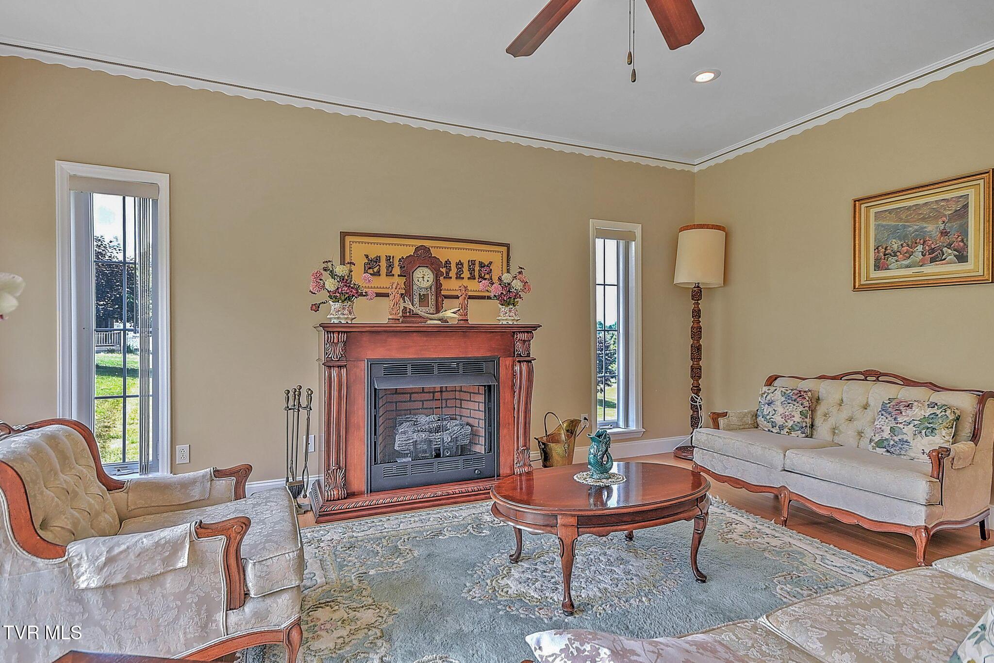 Image 4: 9-web-or-mls-23047 Lone Eagle KK-15