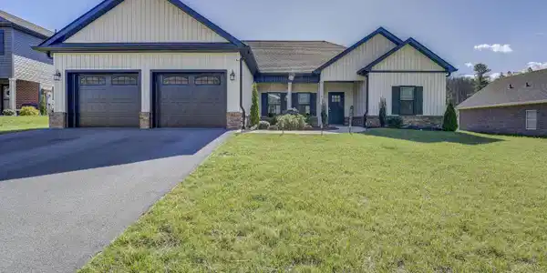 119 Ervin Loop
