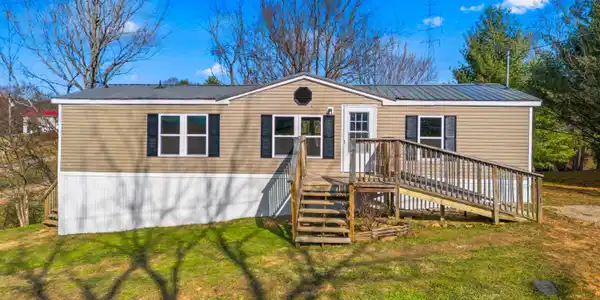 120 Hensley Loop