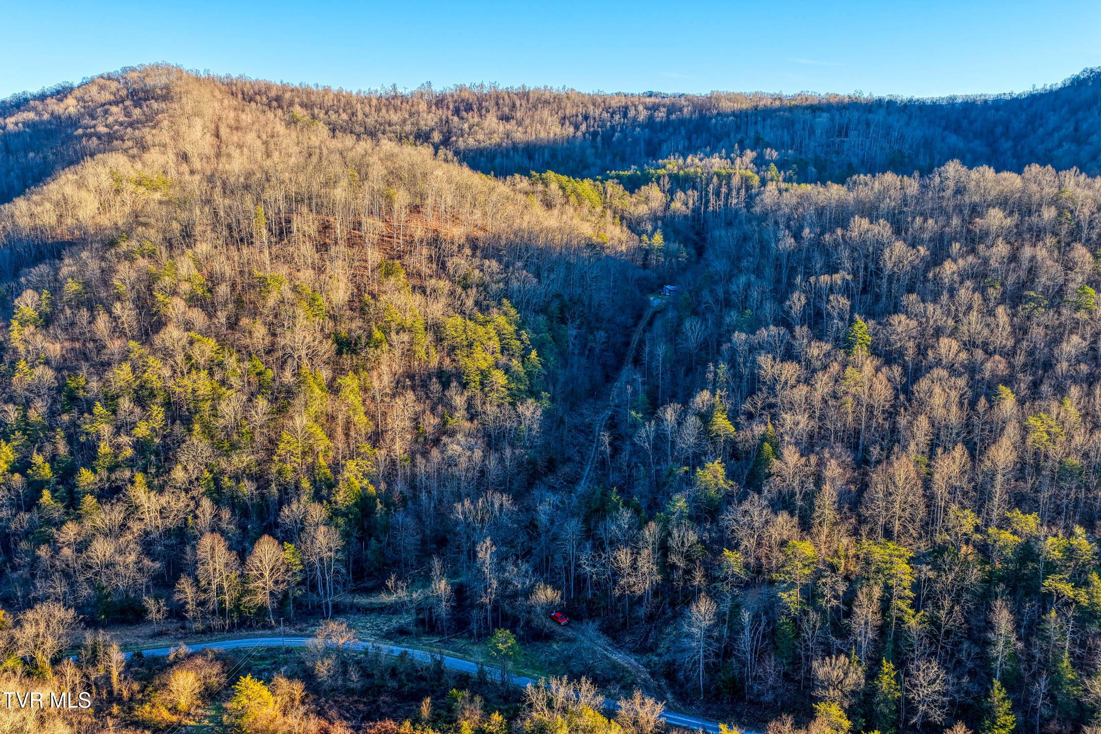 Image 2: E Pumpkin Valley MLSa (1 of 6)