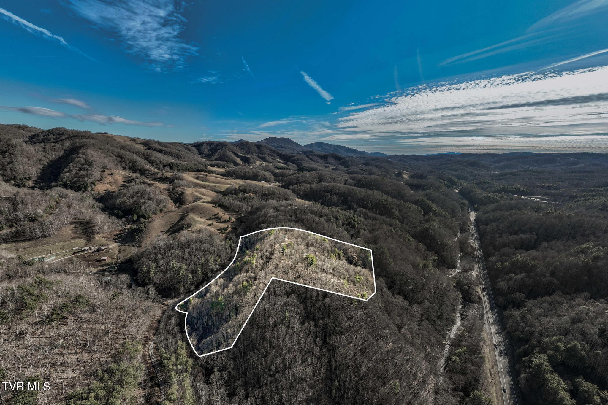 Image 3: 324 Allen Snyder Rd (1 of 80)