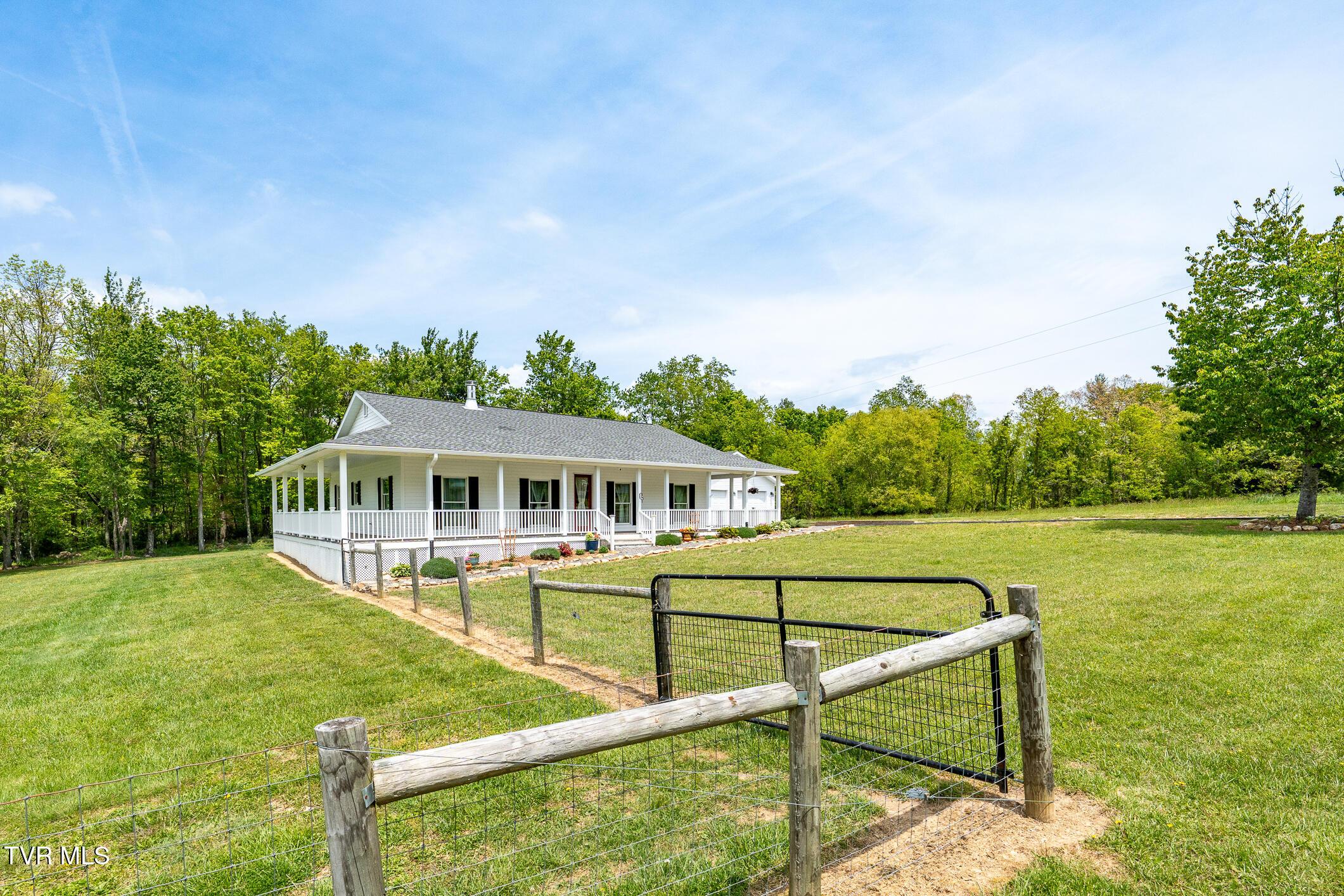 Image 4: 533 Harmon Road (4 of 74)
